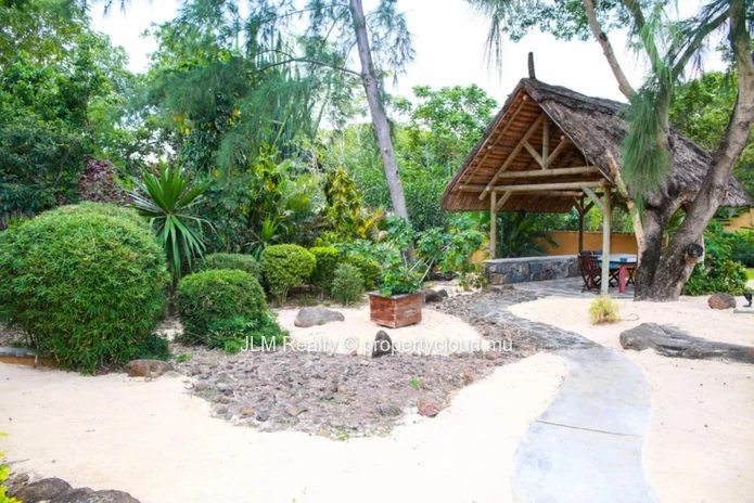 Elegant villa for sale in a golf estate in Tamarin, on the west coast of Mauritius