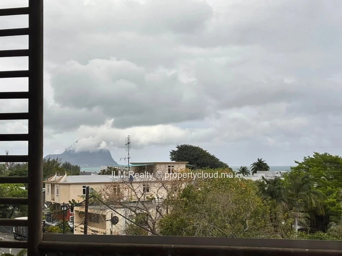 For Rent – Spacious 120 m² Office with Sea View in Tamarin, Mauritius