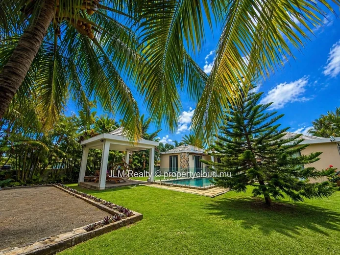 Villa tropicale haut de gamme avec piscine privée à vendre à Cap Malheureux, Île Maurice