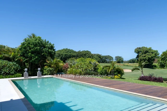 Prestigieuse duplex à vendre dans un domaine golfique sur la côte est de l’Île Maurice