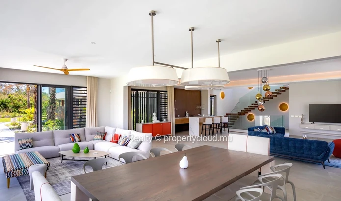 Prestigious Villa with Panoramic Golf Views for Sale in the East of Mauritius