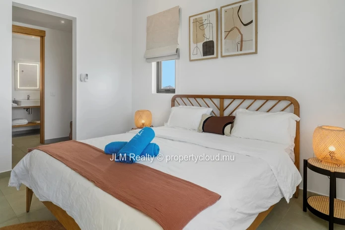 Modern Penthouse with Private Pool and Rooftop for Rent in Pereybère, Mauritius