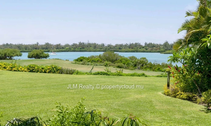 Prestigious Villa with Panoramic Ocean and Golf Views in an Exclusive Estate on the East Coast of Mauritius