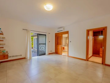 7 Bedroom Villa