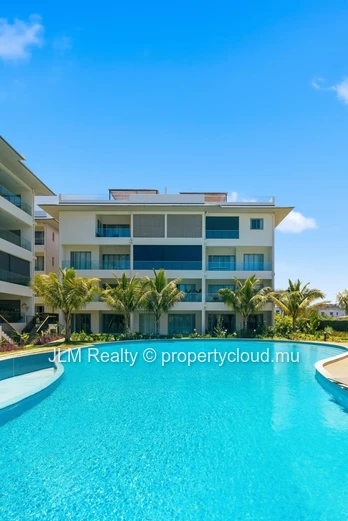 Modern Penthouse with Private Pool and Rooftop for Rent in Pereybère, Mauritius