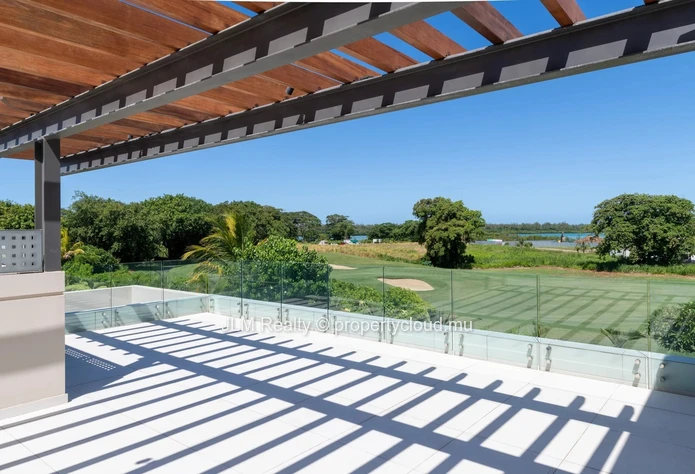 Prestigieuse duplex à vendre dans un domaine golfique sur la côte est de l’Île Maurice