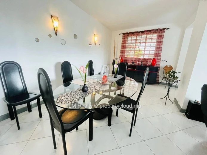 À Vendre – Charmante maison familiale avec vue panoramique à Sodnac, Île Maurice