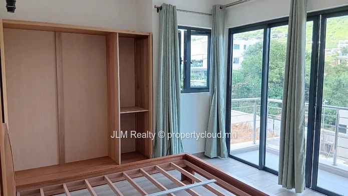 À Louer: Appartement moderne 3 chambres à pied de la plage à Rivière Noire, Île Maurice