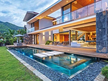 5 Bedroom Villa
