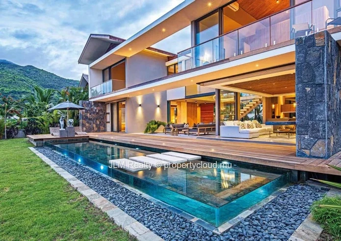 Villa d’exception à vendre dans l’unique marina résidentielle de l’île Maurice, à Rivière Noire