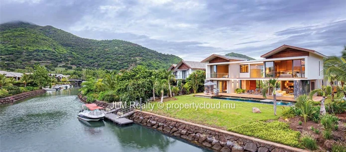 Villa d’exception à vendre dans l’unique marina résidentielle de l’île Maurice, à Rivière Noire