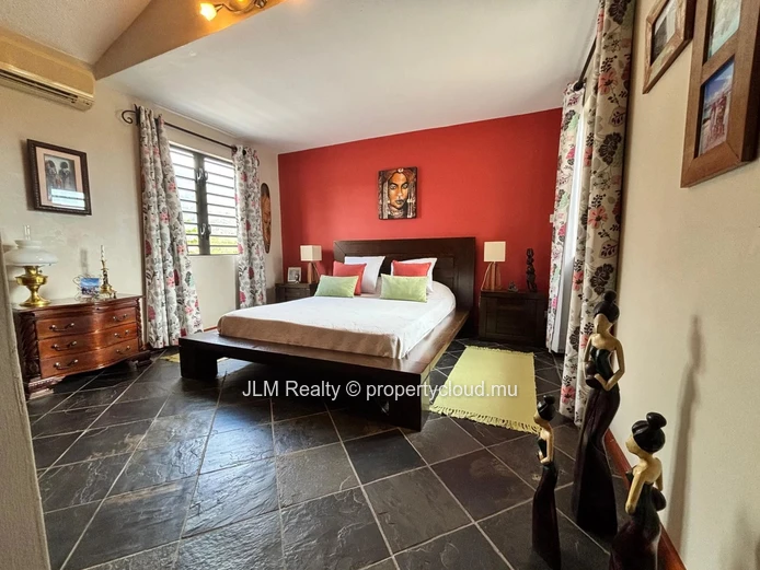 Spacious Villa with Pool, Garden and Mountain View for Sale in a Secure Estate – Petite Rivière Noire, Mauritius