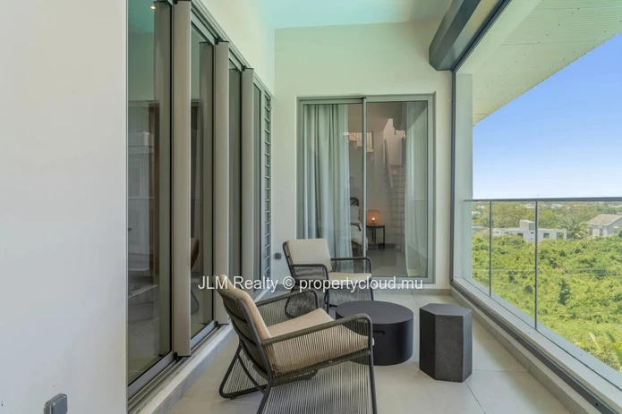 Modern Penthouse with Private Pool and Rooftop for Rent in Pereybère, Mauritius