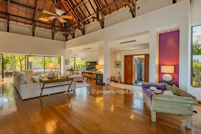 Villa d’Exception avec Piscine et Jardin Tropical à Vendre dans un Domaine prisé à Bel Ombre, Île Maurice