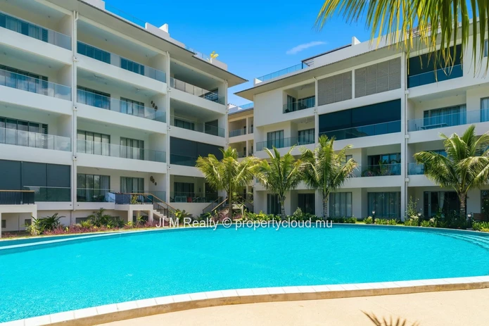 Modern Penthouse with Private Pool and Rooftop for Rent in Pereybère, Mauritius