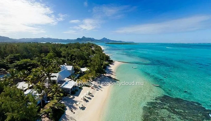 À vendre – Villa contemporaine avec piscine dans un domaine d’exception à Pointe d’Esny, Île Maurice