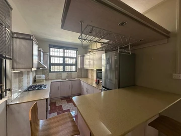 6 Bedroom Townhouse, Duplex