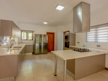 7 Bedroom Villa