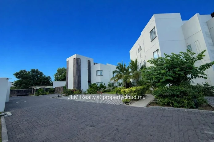 Elegant Beachfront Apartment for Rent in Pointe aux Piments, Mauritius