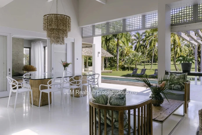 Villa de Prestige avec 4 Chambres et Grand Terrain à Vendre dans un Domaine Golfique d’Exception à l'Île Maurice