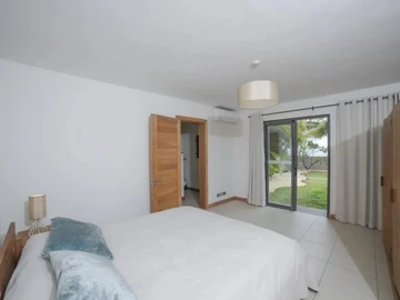 5 Bedroom Villa