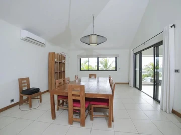 5 Bedroom Villa