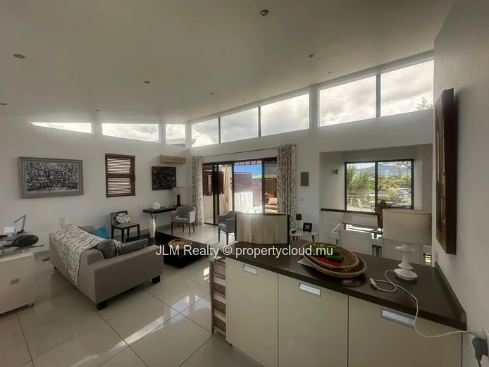 Penthouse en duplex à vendre à Rivière Noire, à quelques pas de la plage de La Preneuse – Île Maurice