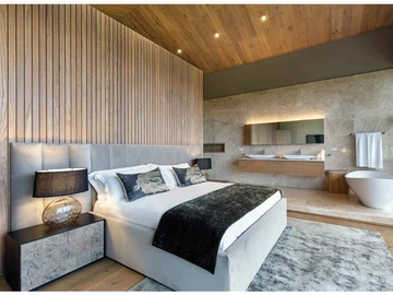 5 Bedroom Villa