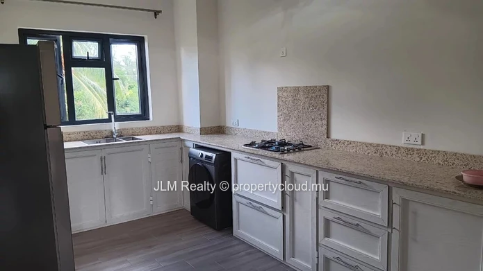 À Louer: Appartement moderne 3 chambres à pied de la plage à Rivière Noire, Île Maurice
