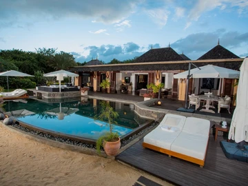 5 Bedroom Villa