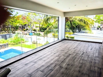 5 Bedroom Villa