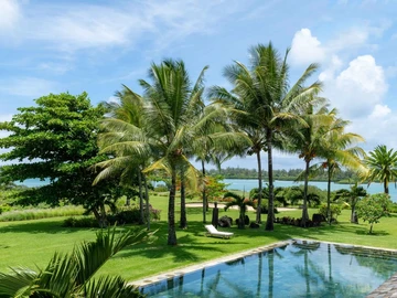 6 Bedroom Villa