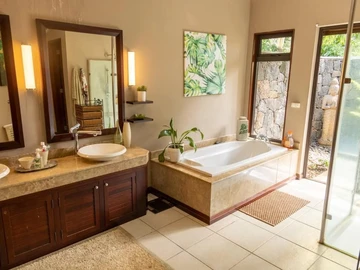 5 Bedroom Villa