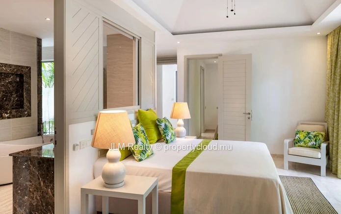 Villa d'Exception de 8 Chambres avec Vue Golf à Vendre sur la Côte Est de l'Île Maurice.