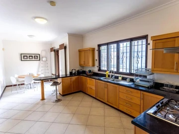 5 Bedroom Villa