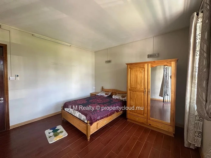 À Vendre – Propriété composée de 2 duplex avec vue mer à La Gaulette, Île Maurice