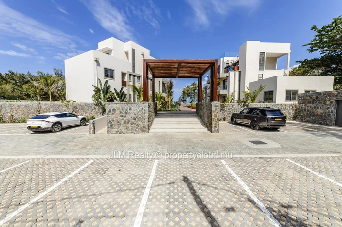 À vendre – Appartement neuf de 3 chambres les pieds dans l’eau, à Poste Lafayette, île Maurice