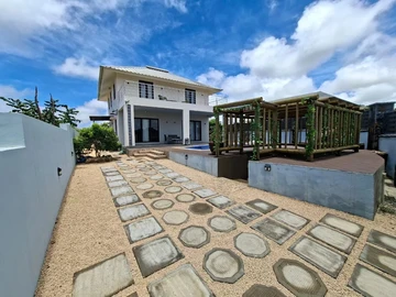 4 Bedroom Villa