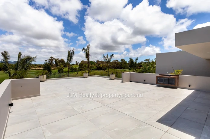 Prestigious Villa with Panoramic Golf Views for Sale in the East of Mauritius