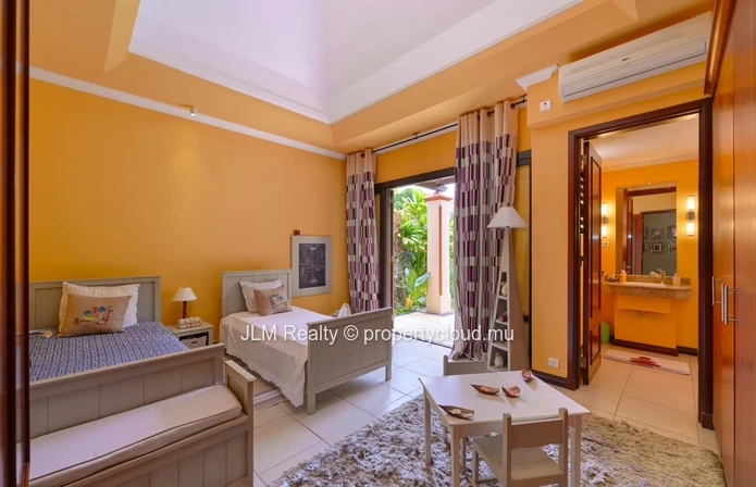 For Sale – Exquisite Villa in a Secure Golf Estate in Tamarin, Mauritius
