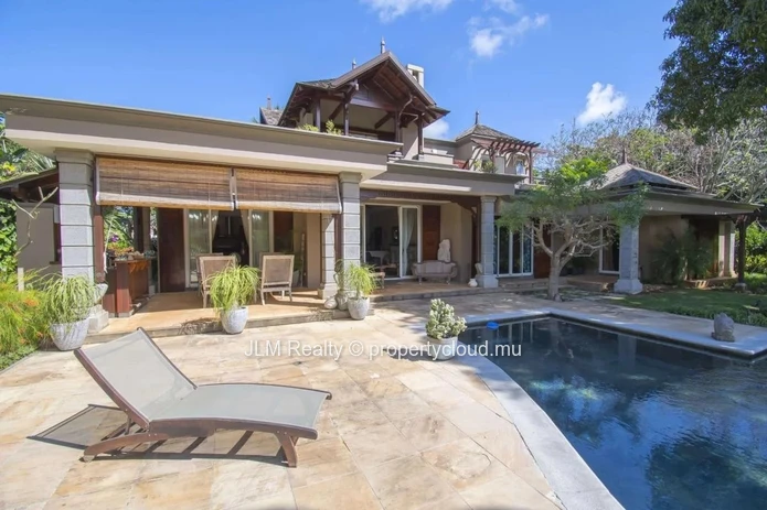 Superbe villa avec vue imprenable sur le golf à vendre dans un domaine sécurisé à Bel Ombre, Ïle Maurice