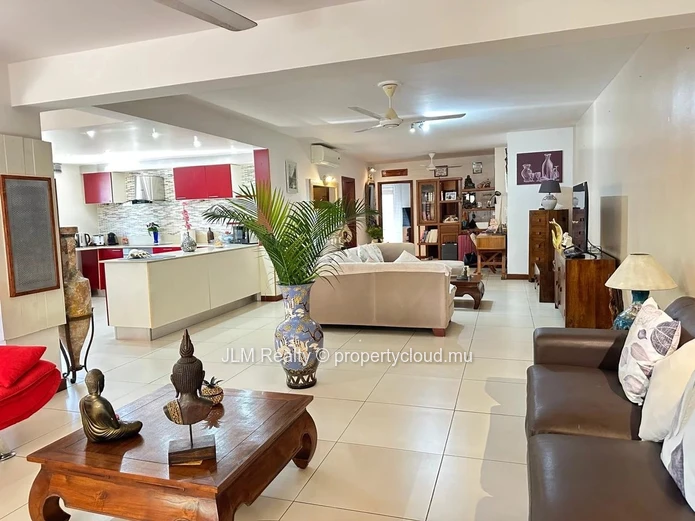 À vendre – Appartement de standing dans une résidence sécurisée à Rivière Noire, Île Maurice