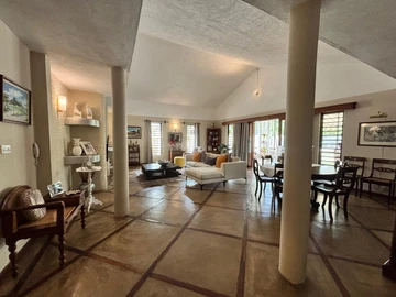 5 Bedroom Villa