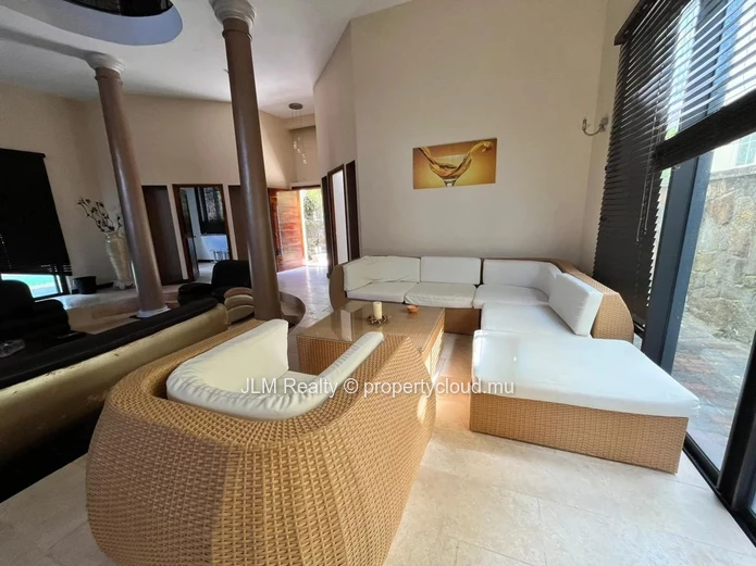 Villa à Louer à Moka, Île Maurice – 6 chambres, piscine privée, quartier résidentiel recherché