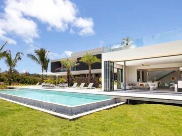 5 Bedroom Villa
