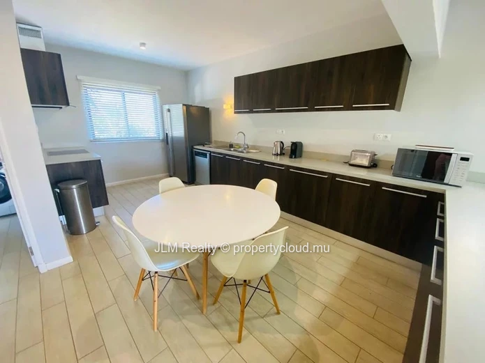 Joli appartement en rez-de-jardin avec piscine privative à vendre à Tamarin, Île Maurice