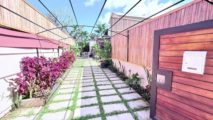 For Sale: Detached Villa with Garden and Pool in Tamarin. Mauritius