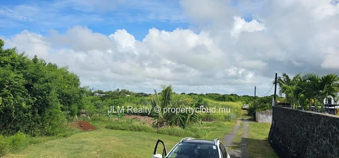 À vendre – Terrain résidentiel de 1 223 m² à Grand Gaube, Île Maurice