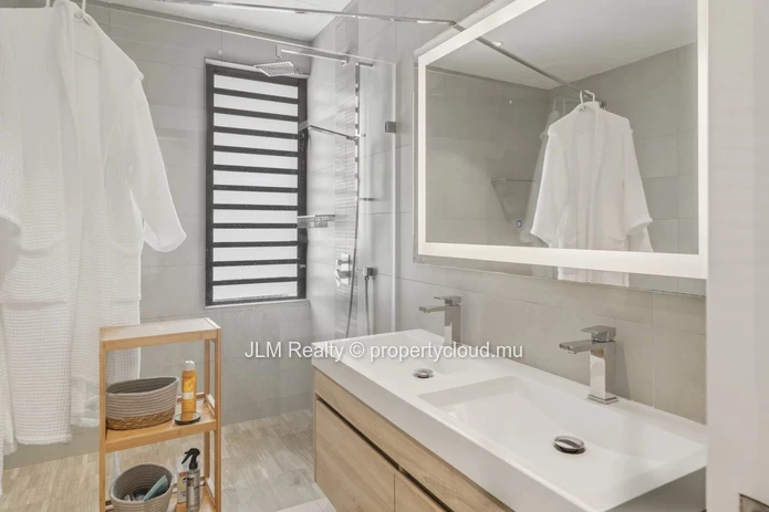 Penthouse de 3 chambres à louer à Trou aux Biches, Île Maurice – Location longue durée – Vue océan