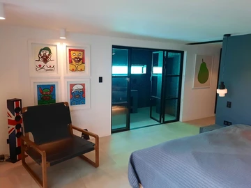 6 Bedroom Villa